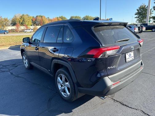 2021 Toyota RAV4 Hybrid XLE Premium