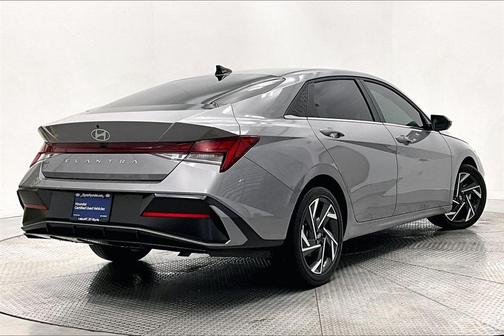 2025 Hyundai ELANTRA SEL