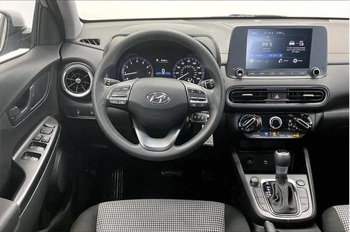 2022 Hyundai KONA SE