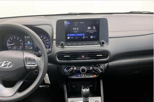 2022 Hyundai KONA SE