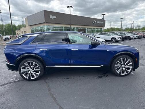 2024 Cadillac LYRIQ Luxury w/1SE