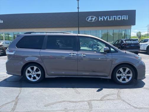 2013 Toyota Sienna SE