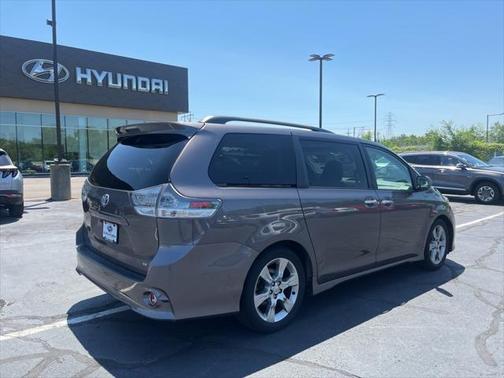 2013 Toyota Sienna SE