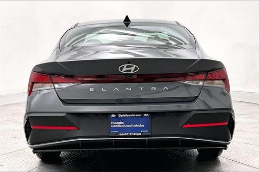 2025 Hyundai ELANTRA SE