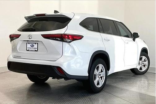 2022 Toyota Highlander L