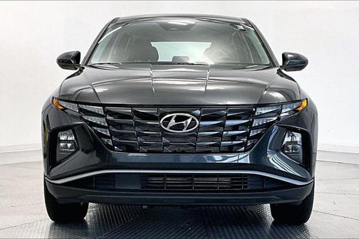 Dark Gray Metallic 2024 Hyundai TUCSON SE
