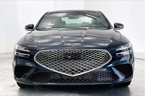 2025 Genesis G70 2.5T RWD