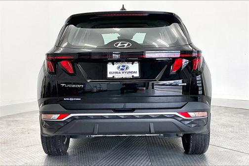 2023 Hyundai TUCSON SE