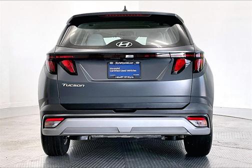 2025 Hyundai TUCSON SE