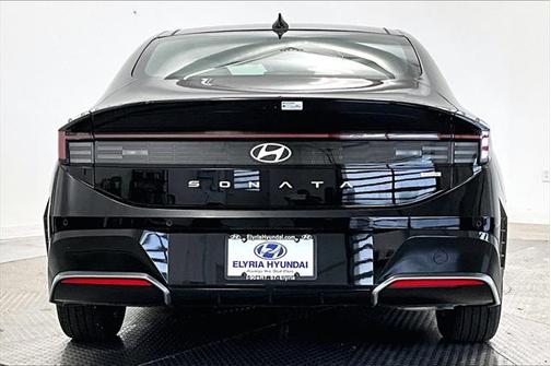 2024 Hyundai SONATA Hybrid Limited