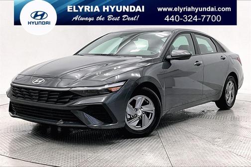 2025 Hyundai ELANTRA SE