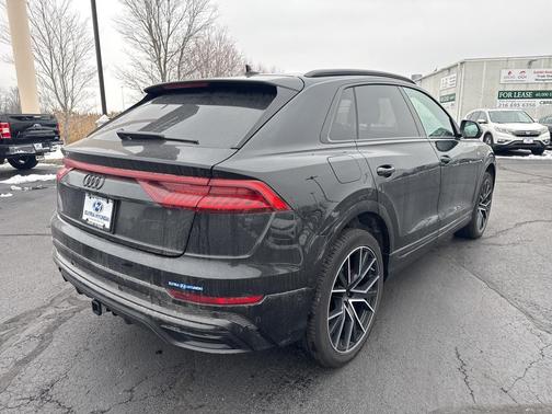 2023 Audi Q8 55 Premium Plus