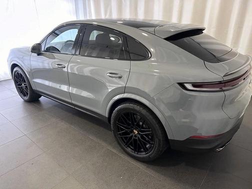 2024 Porsche Cayenne Base