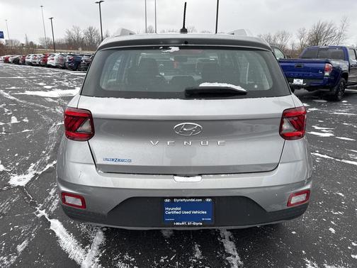 2023 Hyundai VENUE SEL