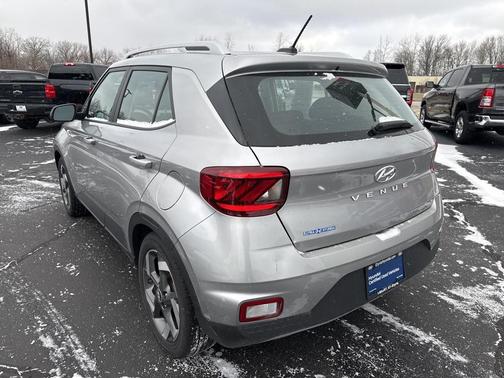 2023 Hyundai VENUE SEL
