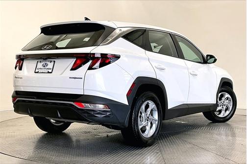 2023 Hyundai TUCSON SE