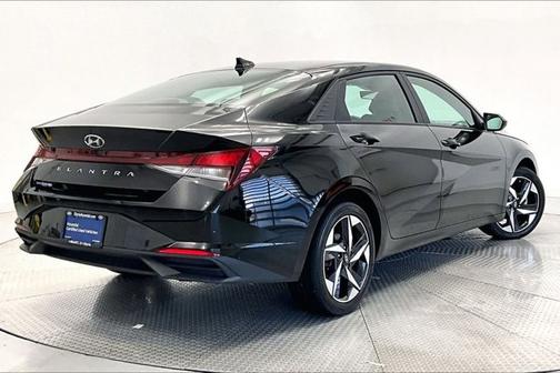 Black 2023 Hyundai ELANTRA SEL