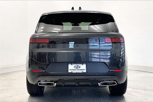 2025 Land Rover Range Rover Sport SE