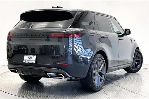 2025 Land Rover Range Rover Sport SE