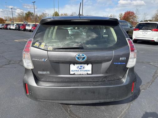 2017 Toyota Prius v Two