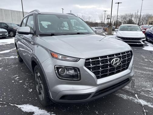 2023 Hyundai VENUE SEL