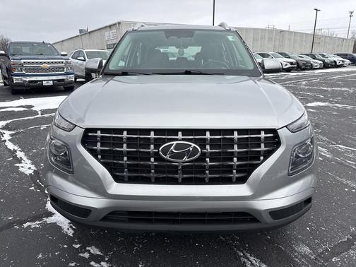 2023 Hyundai VENUE SEL