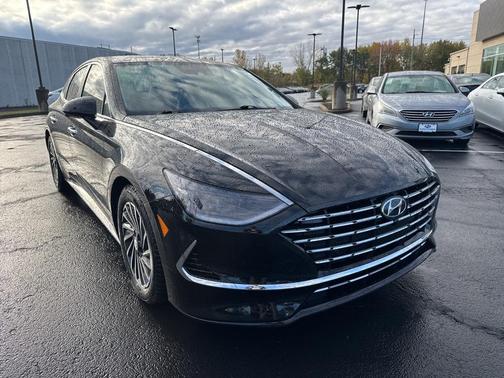 2023 Hyundai SONATA Hybrid Limited