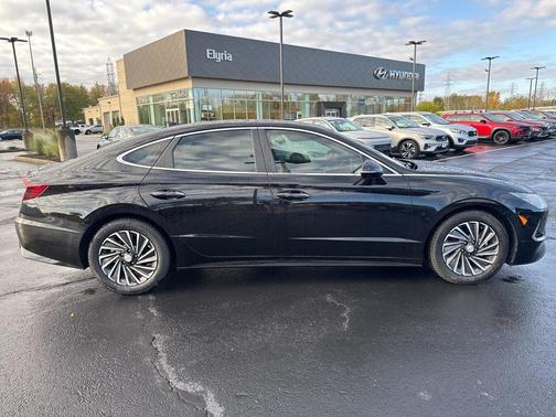 2023 Hyundai SONATA Hybrid Limited
