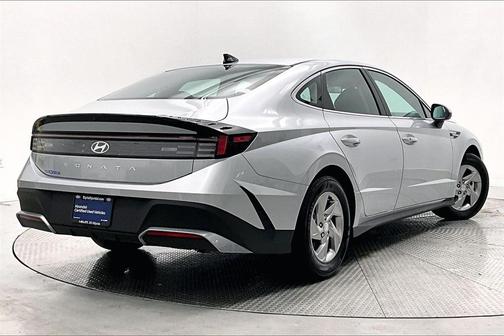 2025 Hyundai SONATA SE