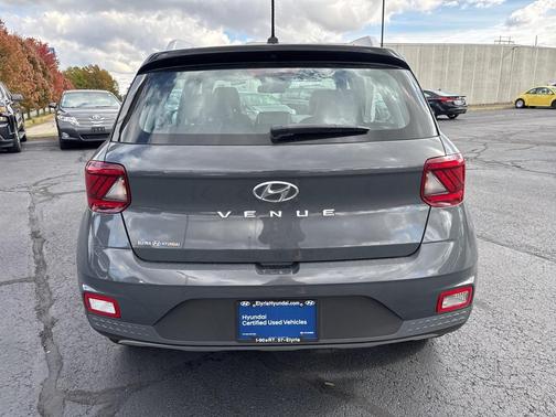 2024 Hyundai VENUE Limited