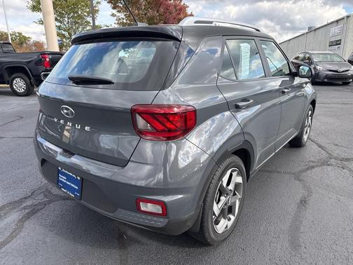 2024 Hyundai VENUE Limited