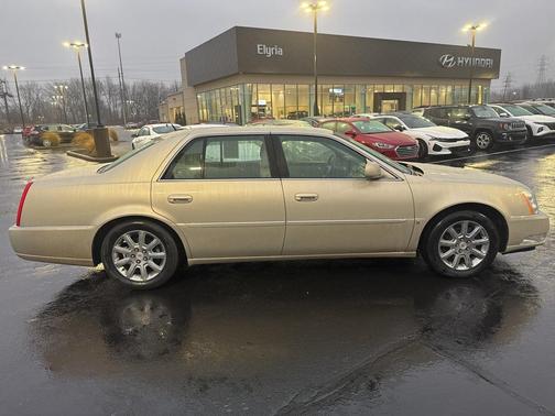2008 Cadillac DTS Base