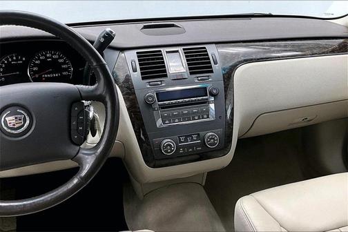 2008 Cadillac DTS Base