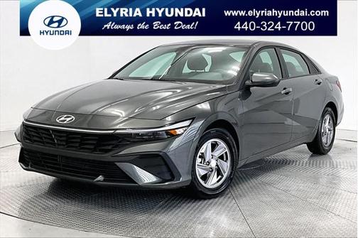 2025 Hyundai ELANTRA SE