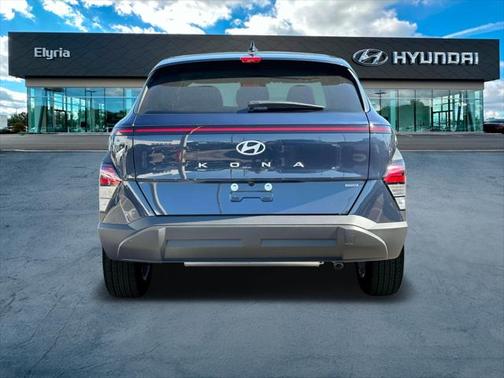 2025 Hyundai KONA SE