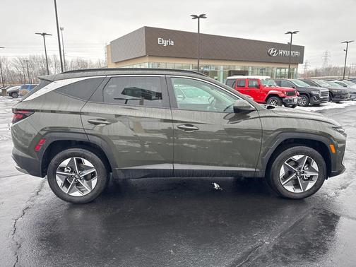 2025 Hyundai TUCSON SEL