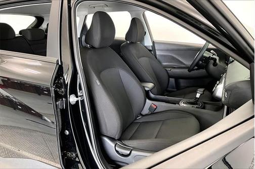 2025 Hyundai KONA SE