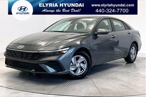 2025 Hyundai ELANTRA SE