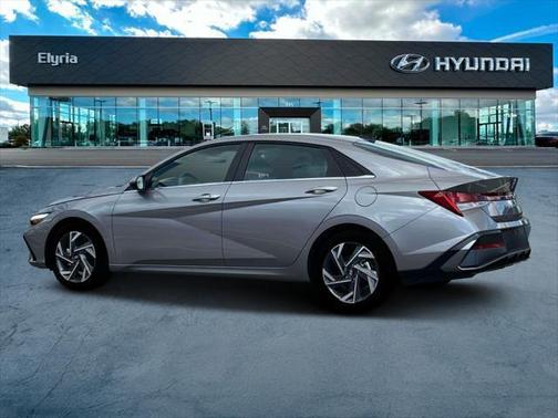 2025 Hyundai ELANTRA SEL