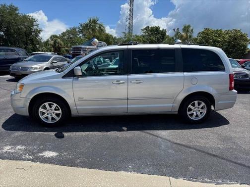 2008 Chrysler Town & Country Touring