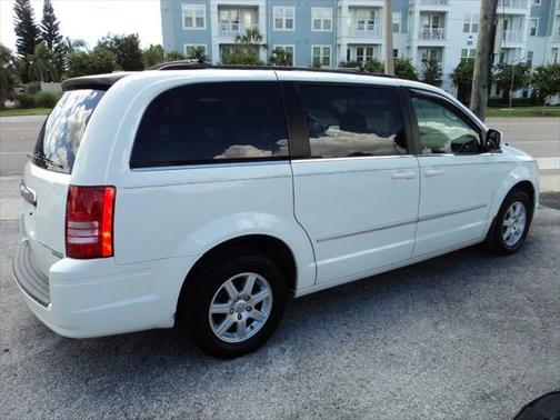 2010 Chrysler Town & Country Touring