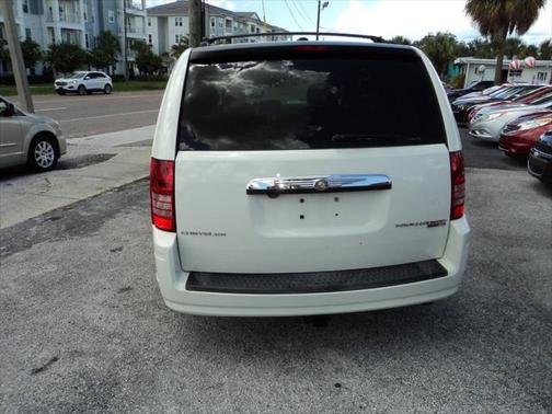 2010 Chrysler Town & Country Touring