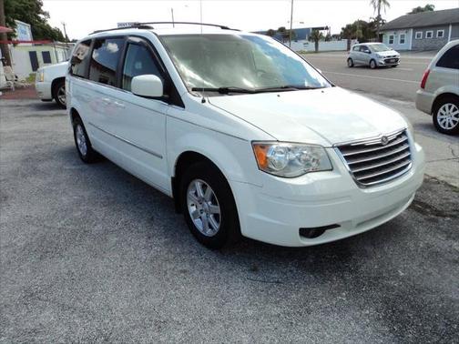 2010 Chrysler Town & Country Touring