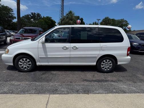 Clear White 2004 Kia Sedona LX