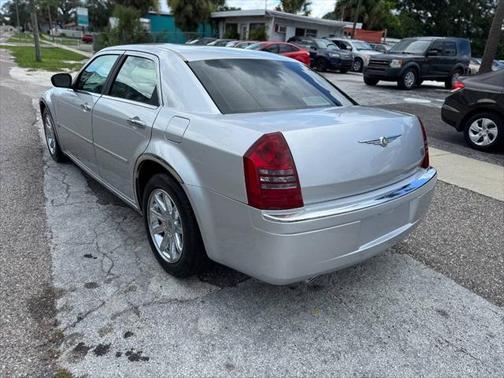 2006 Chrysler 300C Base