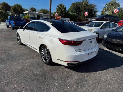 2017 Kia Cadenza Premium
