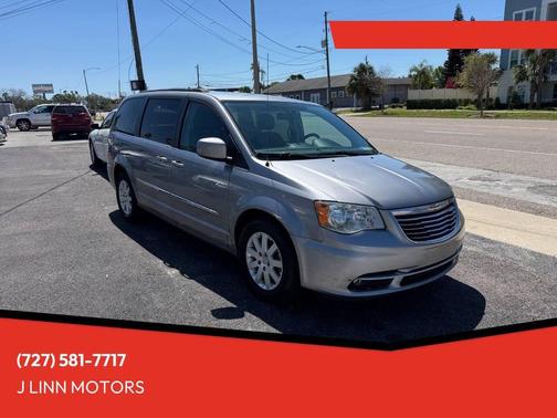 2016 Chrysler Town & Country Touring