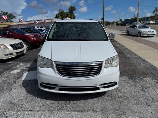2014 Chrysler Town & Country Touring-L