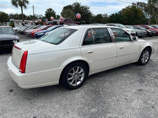 2010 Cadillac DTS Luxury Collection