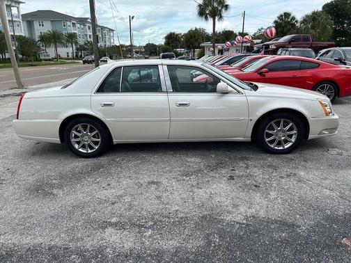 2010 Cadillac DTS Luxury Collection